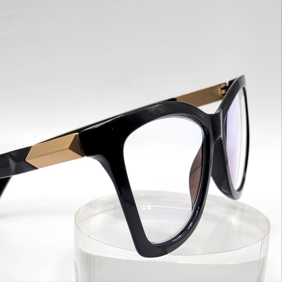 Joyce Reader - Picture 2 of 3